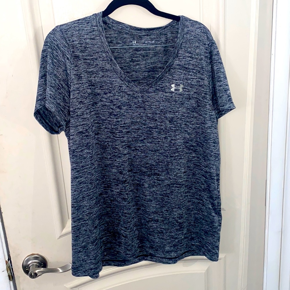 Women’s Loose fit UNDER ARMOUR t shirt